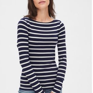 ✨*2 for 10* NWOT Gap Modern Boatneck Tee